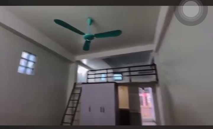 Phòng trọ tại Yên Hòa, Cầu Giấy 20m² giá 4.3 triệu - Sẵn sàng vào ở ngay!