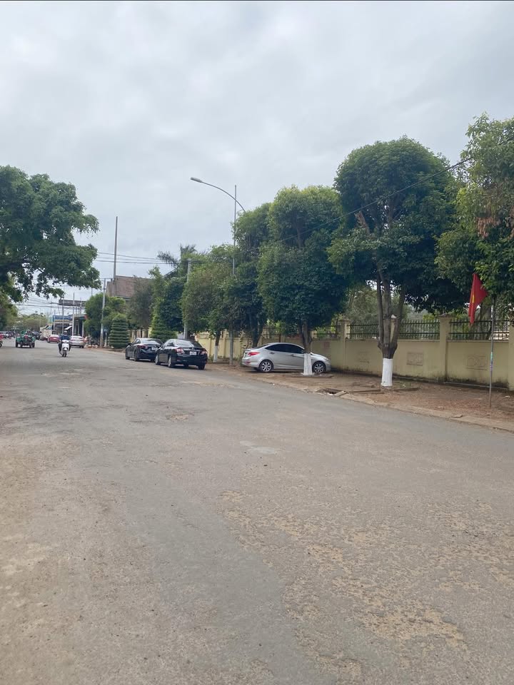 Kiot cho thuê kinh doanh tại Quảng Phú, 250m², giá 4.59 tỷ - Mặt tiền sầm uất!