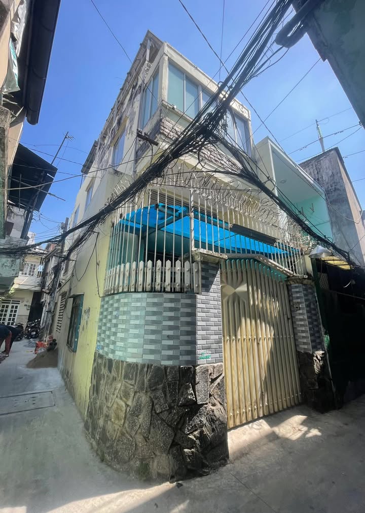 Nhà Nguyên Căn P9 Phú Nhuận 48m² - 4PN Sân Thượng Giá 12 Triệu