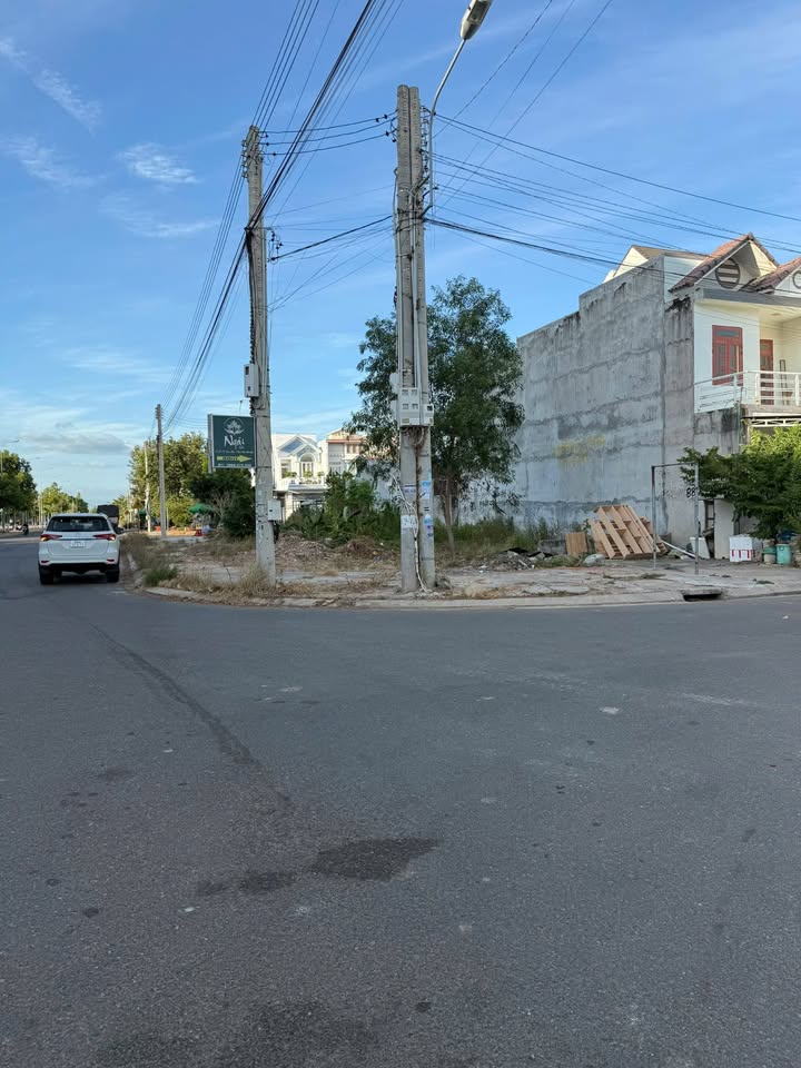 Đất nền KDC Bắc Xuân An, 200m² giá 7.2 tỷ - View siêu đẹp lô góc 2 mặt tiền!