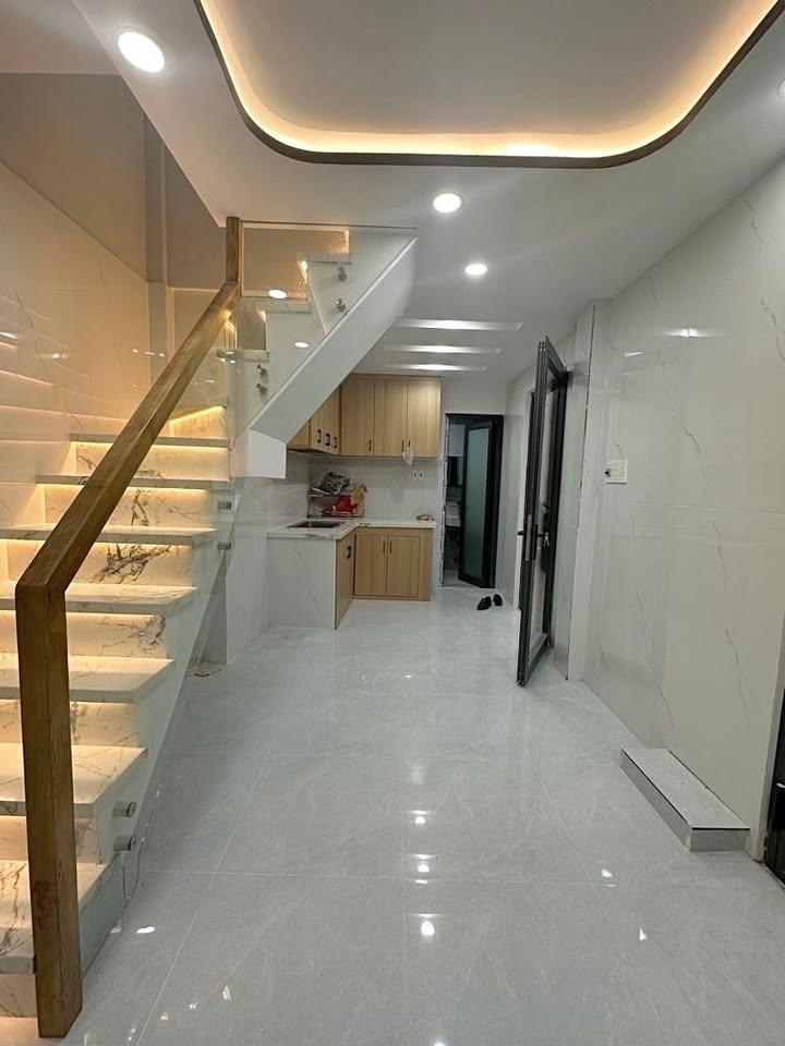 Nhà phố Quận 10 18m² giá 3.1 tỷ - Sẵn sàng dọn vào ở ngay!