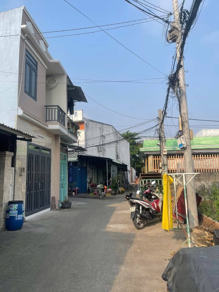 Nhà phố Hóc Môn 32m² giá 1.55 tỷ - Vị trí đẹp ngay chợ Chữ S!