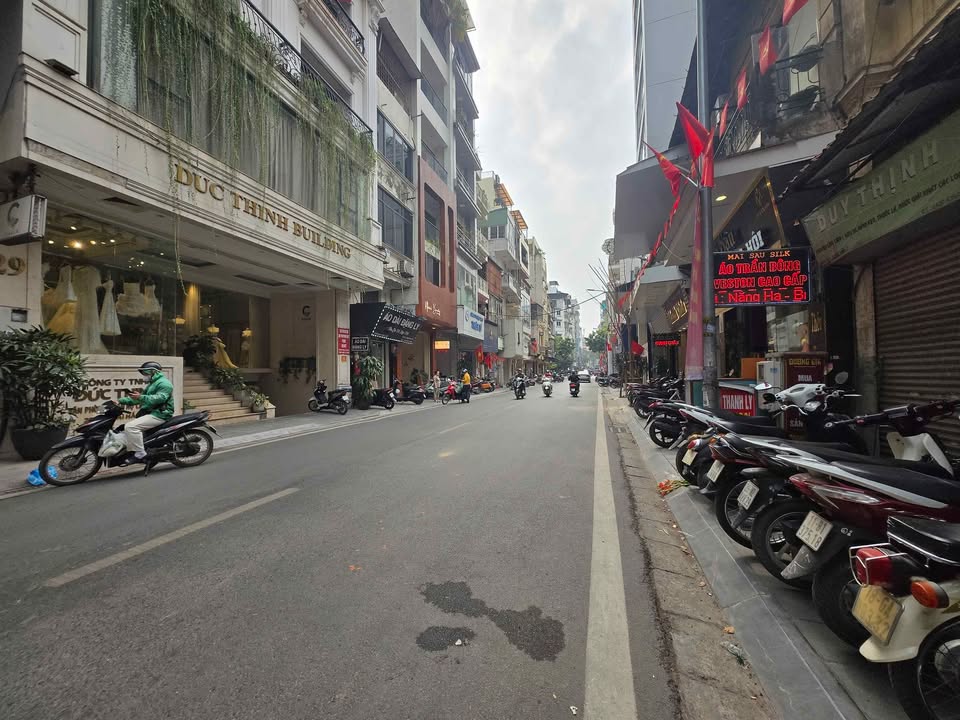 FrontHouse Mai Hắc Đế Hai Bà Trưng 102m² giá 135 tỷ - Đầu tư sinh lời ngay!