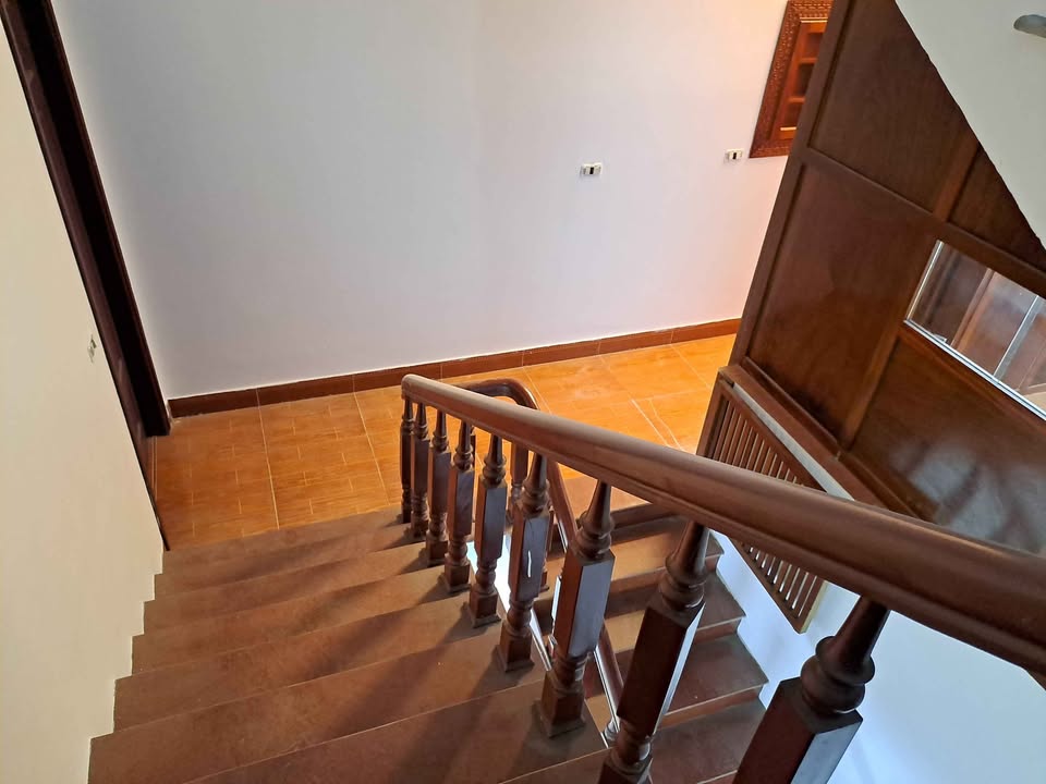 Nhà 2 Tầng Phố Phong Đào, Ninh Bình - 100m², Hướng Nam Lệch Tây, Giá 5 Tỷ