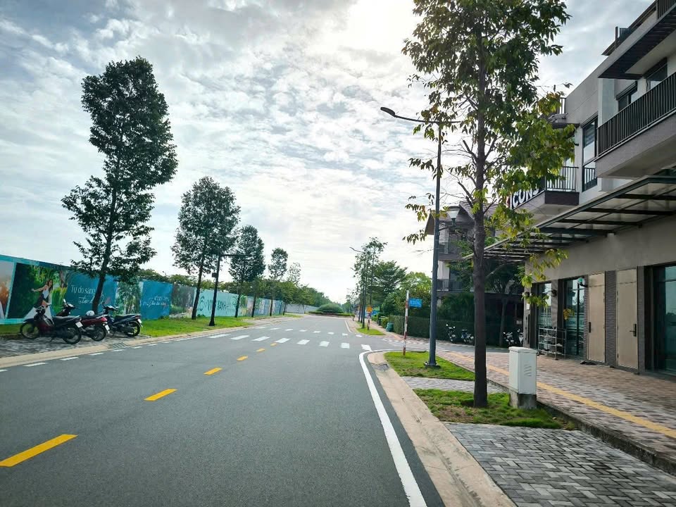 Shophouse Waterpoint 90m² - Kinh doanh sầm uất, giá 6.8 tỷ