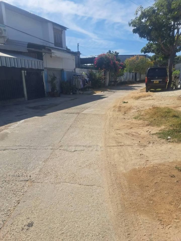 Đất nền mặt tiền đường Nguyên Viết Xuân, Ninh Phước 120m² - Giá chỉ 650 triệu!