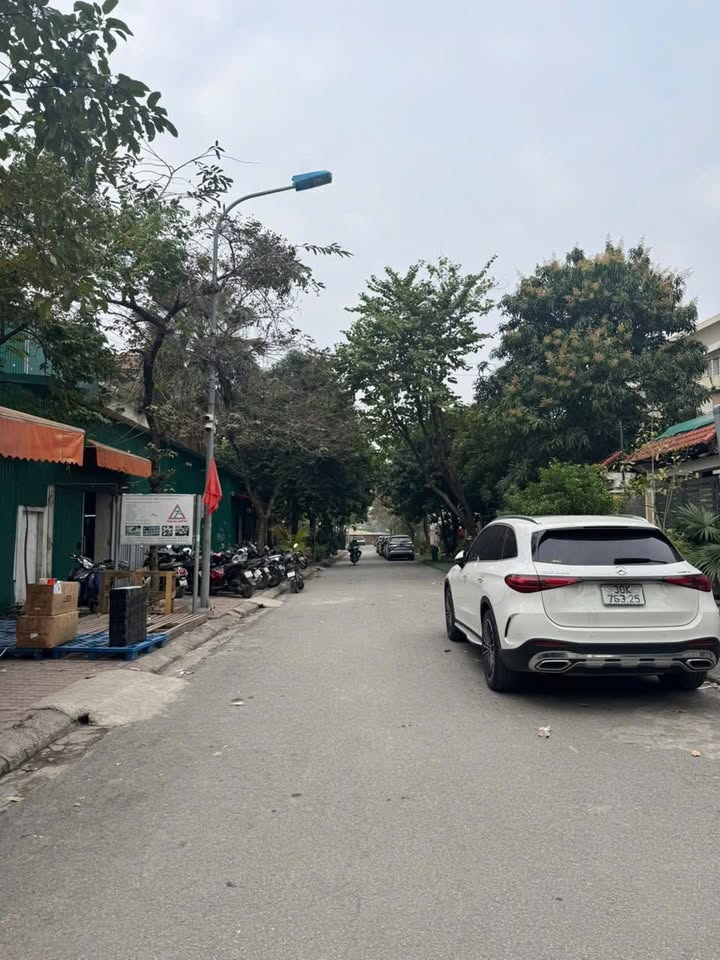 Cho thuê Biệt thự Tân Tây Đô 200m² giá 10 triệu - Phù hợp văn phòng, nhà hàng!