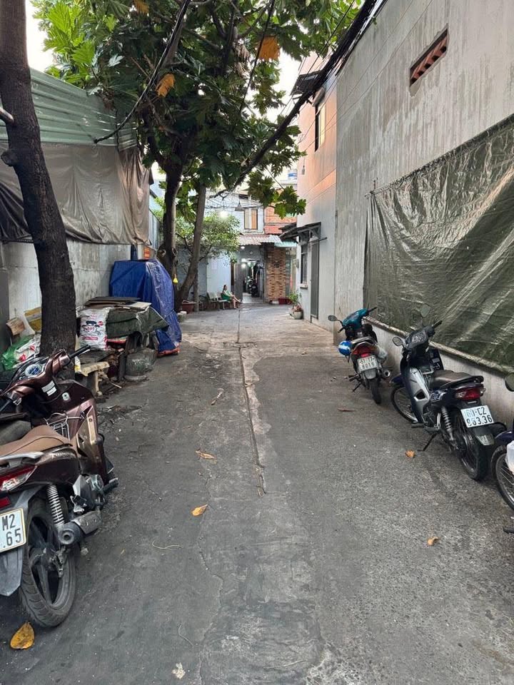 Nhà cấp 4 hẻm an ninh Đường Hoà Bình, 63m² giá 5 tỷ - Đầu tư sinh lời hoặc ở ngay!