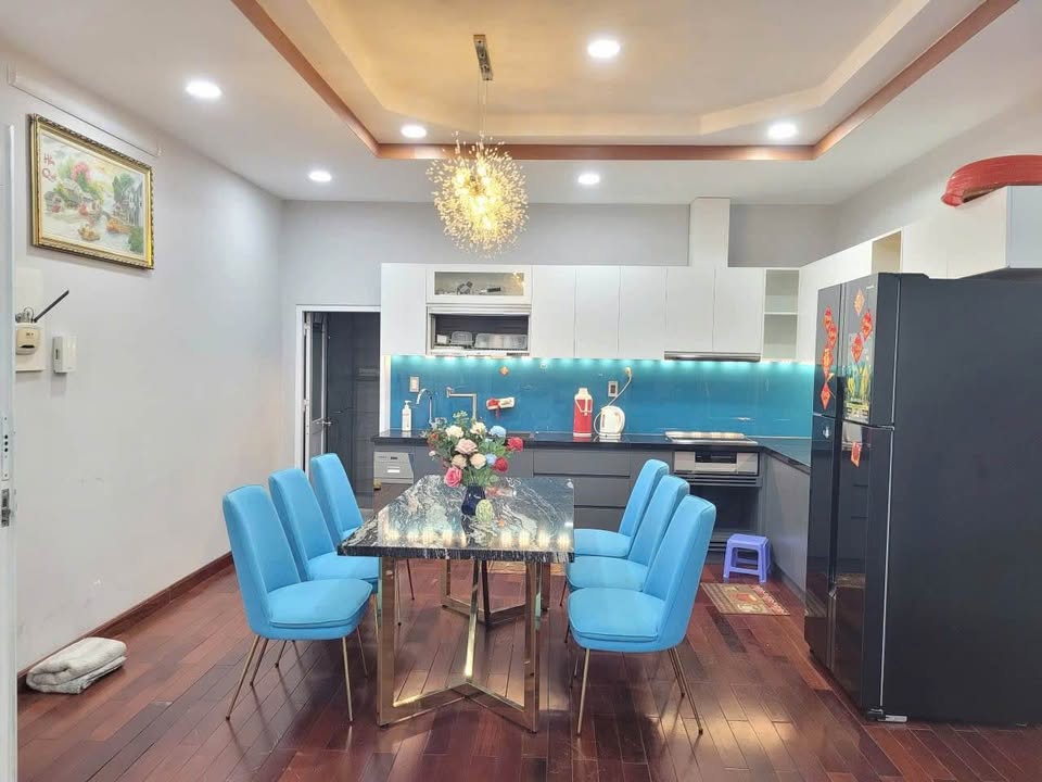 Căn hộ 3PN 120m² quận 3 giá 8.5 tỷ - Sẵn sàng bàn giao ngay!