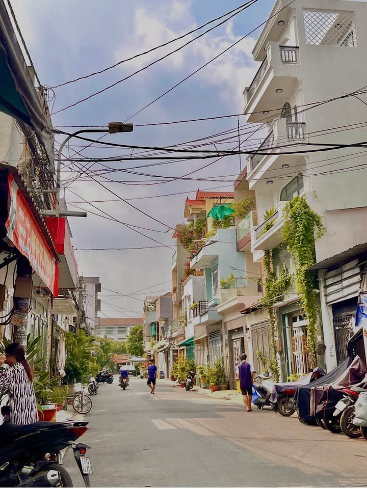 Nhà 4 tầng 80m² tại Aeon Tân Phú chỉ 6 tỷ - Đầu tư sinh lời ngay!