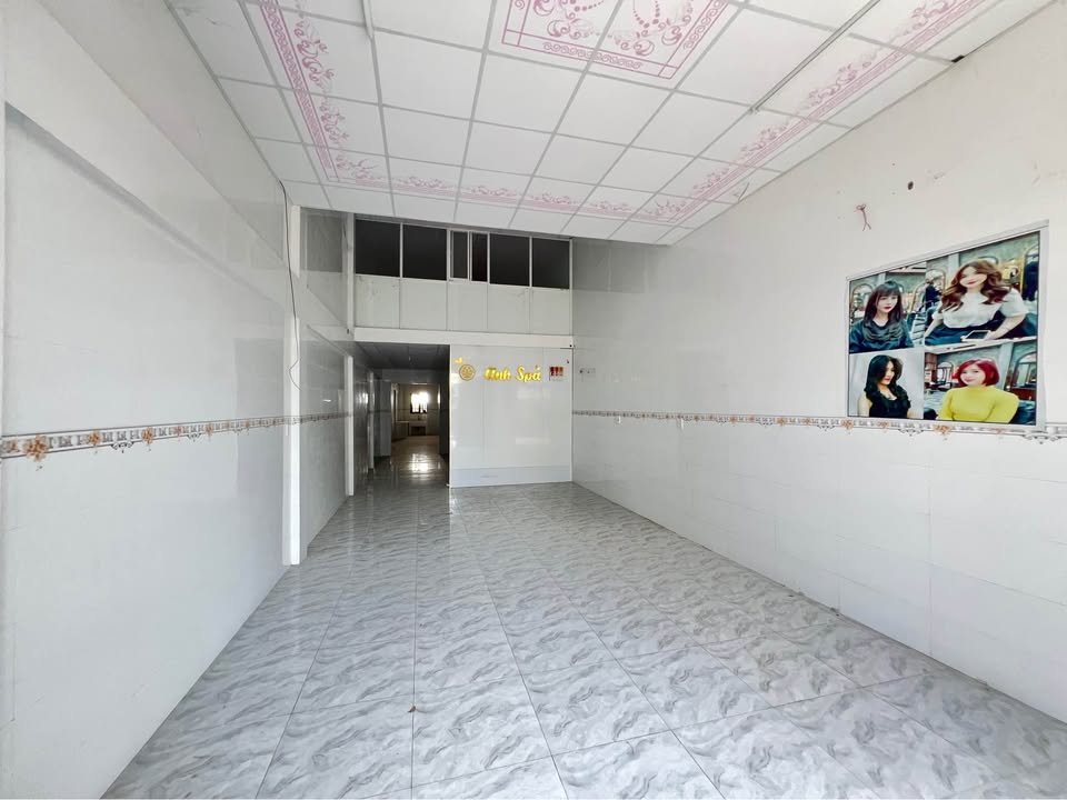 Nhà nguyên căn mặt tiền Thoại Ngọc Hầu, Long Xuyên 135m² - Khu vực sầm uất!