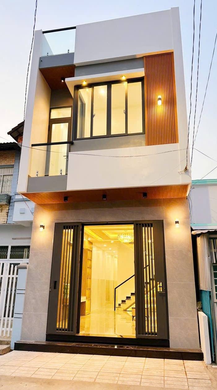Nhà mặt tiền đường Chu Mạnh Trinh, Rạch Giá 72m² giá 2.8 tỷ - Đầy đủ nội thất, sẵn sàng ở ngay!