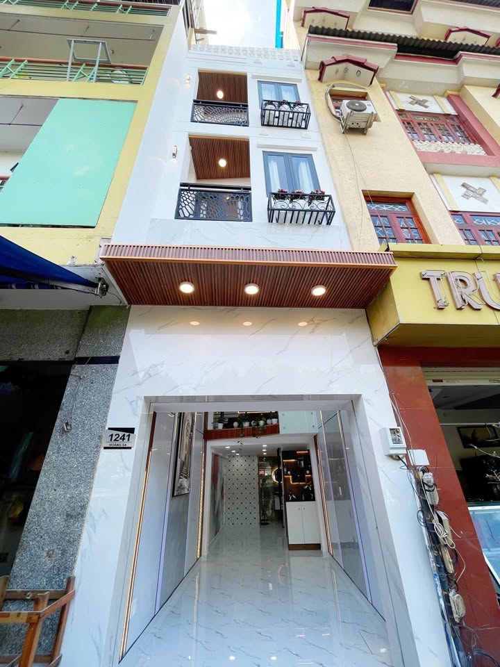 FrontHouse 1241 Hoàng Sa, Phú Nhuận 29m² giá 10.98 tỷ - Kinh doanh đắc địa!