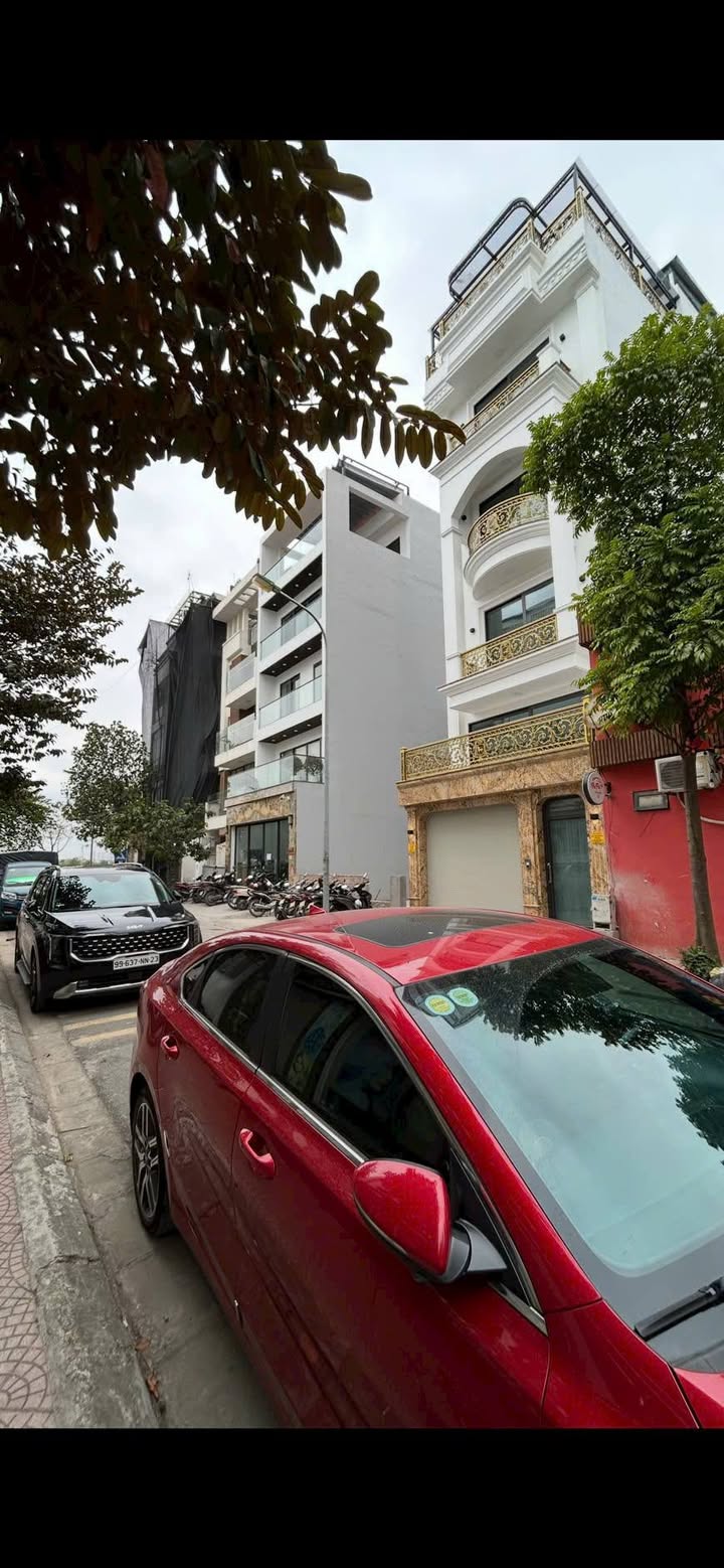 Nhà phố Long Biên 85m² giá 20 tỷ - Thiết kế hiện đại, mặt phố kinh doanh sầm uất!