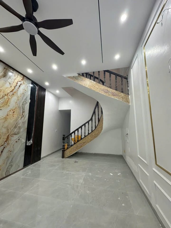 Nhà 3 tầng trung tâm TP Lạng Sơn 106m² giá 2 tỷ - Ngõ ô tô rộng rãi!