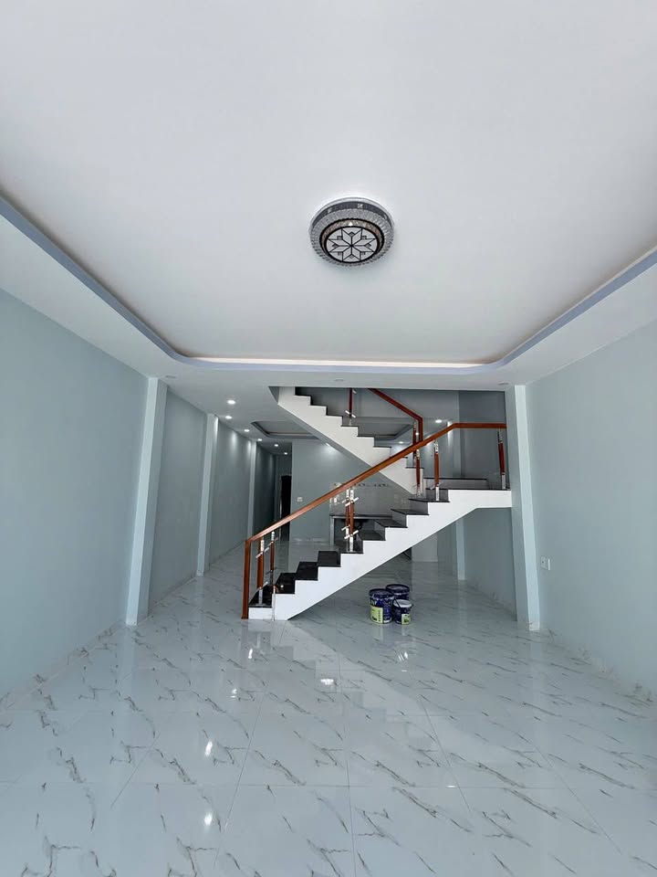 Nhà 1 trệt 1 lầu tại khu J, Bình Tân, 150m² - Giá chỉ 2 tỷ!