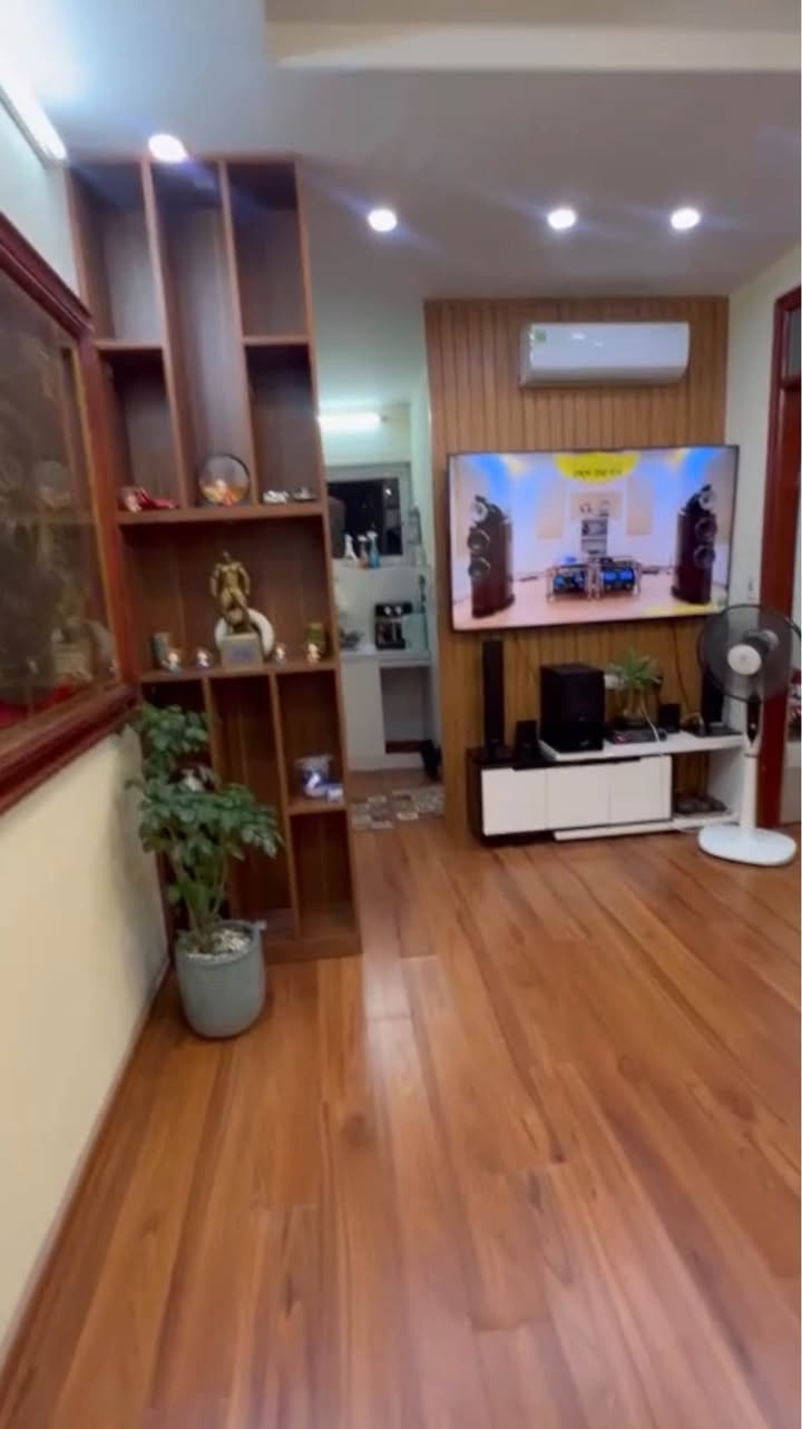 Căn hộ chung cư Thượng Đình 58m² giá 2.4 tỷ - Nội thất mới, tiện nghi hoàn hảo!