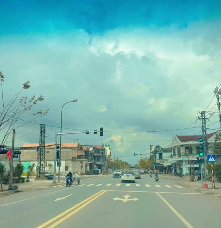 FrontHouse đường Nguyễn Trãi, Quận Hà Đông, 96m² - Mặt tiền kinh doanh lý tưởng!