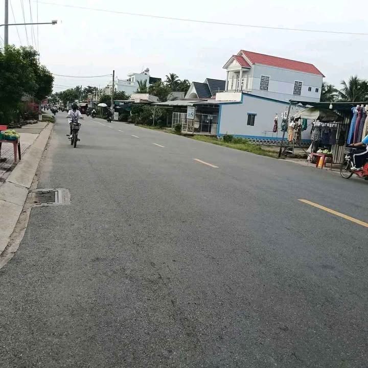 Nhà Mặt Tiền ĐT885 Giồng Trôm, Bến Tre - Kinh Doanh Sầm Uất 210.5m²