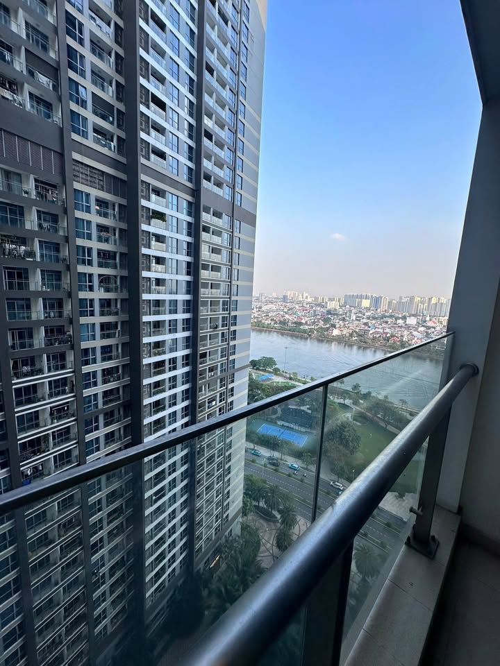 Căn hộ 2PN VCP Quận 1, 72.2m² giá 10.5 tỷ - View xéo sông, công viên