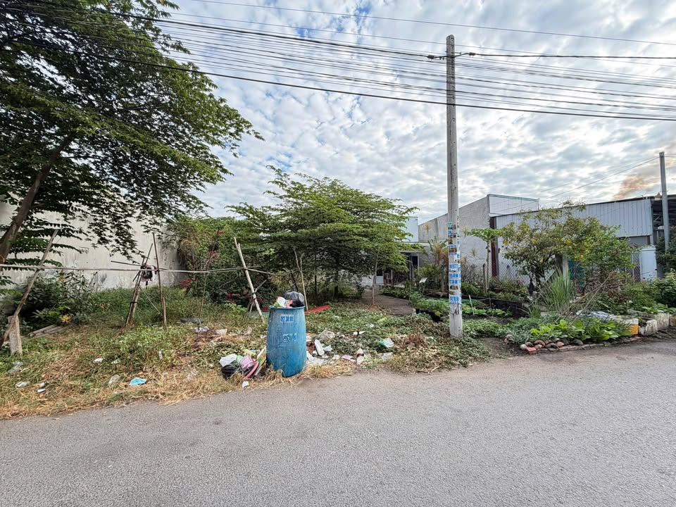 Đất Mặt Tiền Nguyễn Văn Thành, Bến Cát 292.5m² giá 2.35 tỷ - Cơ hội đầu tư tuyệt vời!