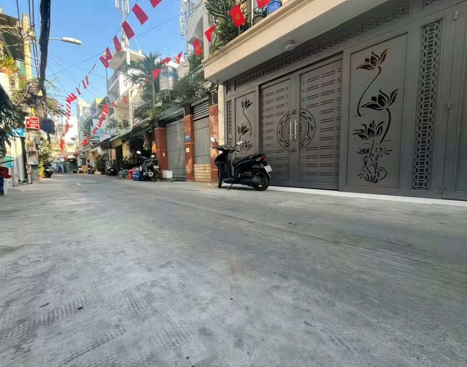 Nhà phố Tân Thuận Đông Quận 7 42m² giá 5 tỷ - Thiết kế hợp lý cho gia đình!