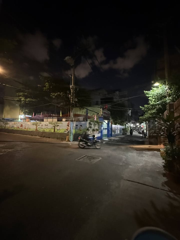 Đất nền lô góc Trịnh Đình Trọng Tân Phú 114m² giá 7 tỷ - Tiềm năng phát triển lớn!