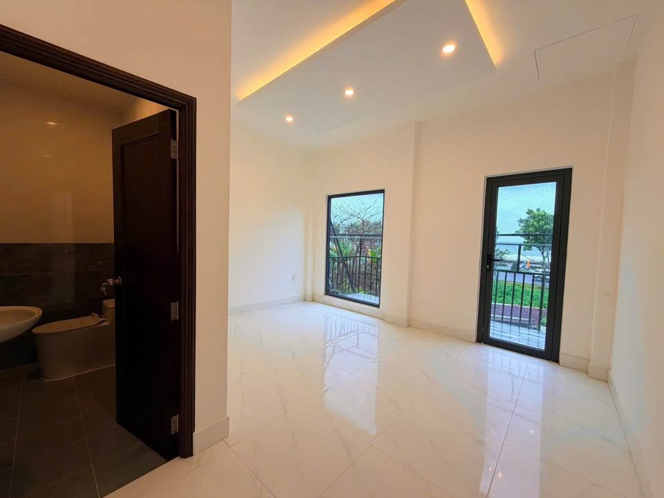 Nhà 2 tầng Hòa Minh, Đà Nẵng 72m² giá 6.15 tỷ - Sát biển, tiện ích đầy đủ!