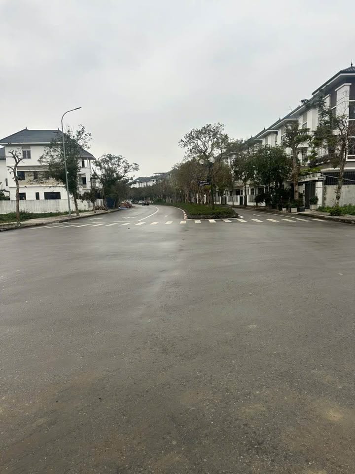 Townhouse Handico Vinh Tân 173m² giá 11 tỷ - Thiết kế hiện đại, hoàn thiện mặt ngoài!