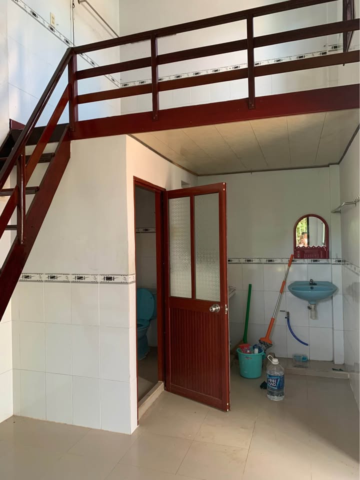 Phòng trọ 1 trệt 1 gác lửng tại Phan Thiết chỉ 1,1 triệu - Gần hồ bơi Quốc Hùng!