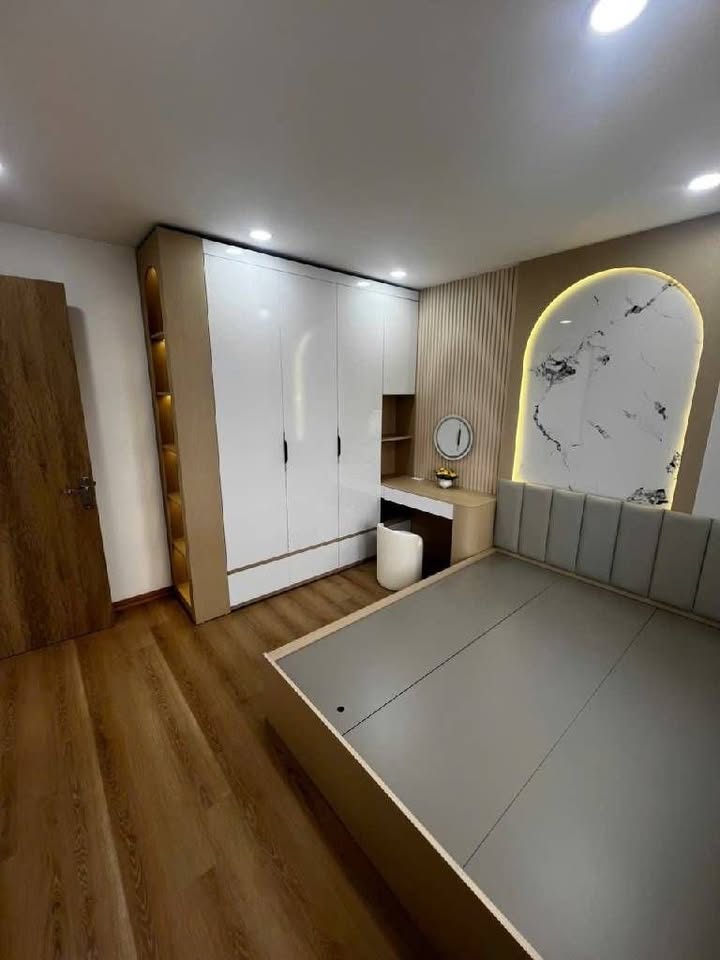 Chung cư Đền Lừ, Hoàng Mai 67m² giá 5 tỷ - Full nội thất, chỉ việc vào ở!