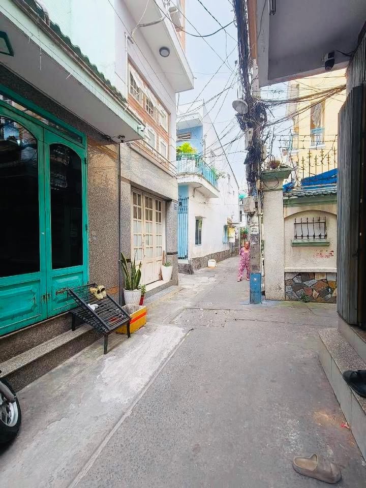 Nhà phố mặt tiền Phan Xích Long, Quận Phú Nhuận, 41m² giá chỉ 6 tỷ - Cơ hội đầu tư tuyệt vời!