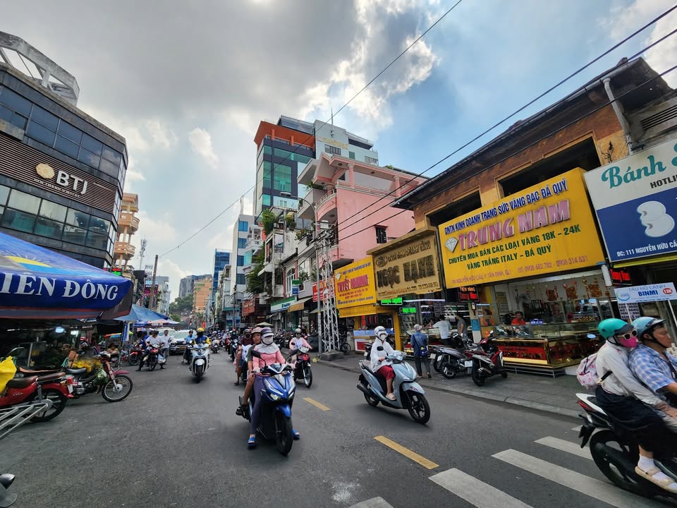 Nhà liền kề mặt tiền Nguyễn Hữu Cầu, Quận 1, 190m² - Cơ hội đầu tư vàng!