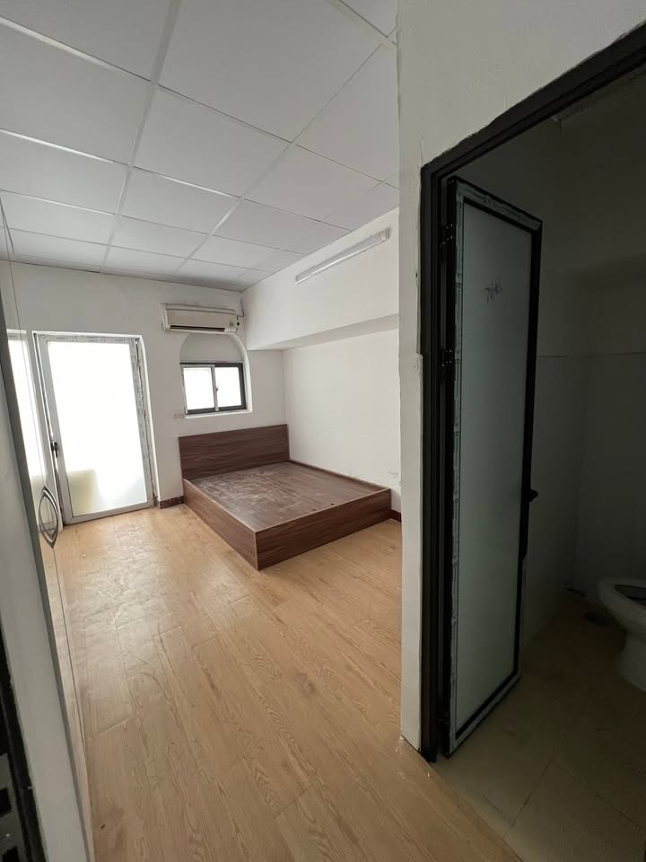 Phòng cho thuê tại ngõ 24 Kim Đồng, 15m² giá 3 triệu - Gần mặt đường lớn!