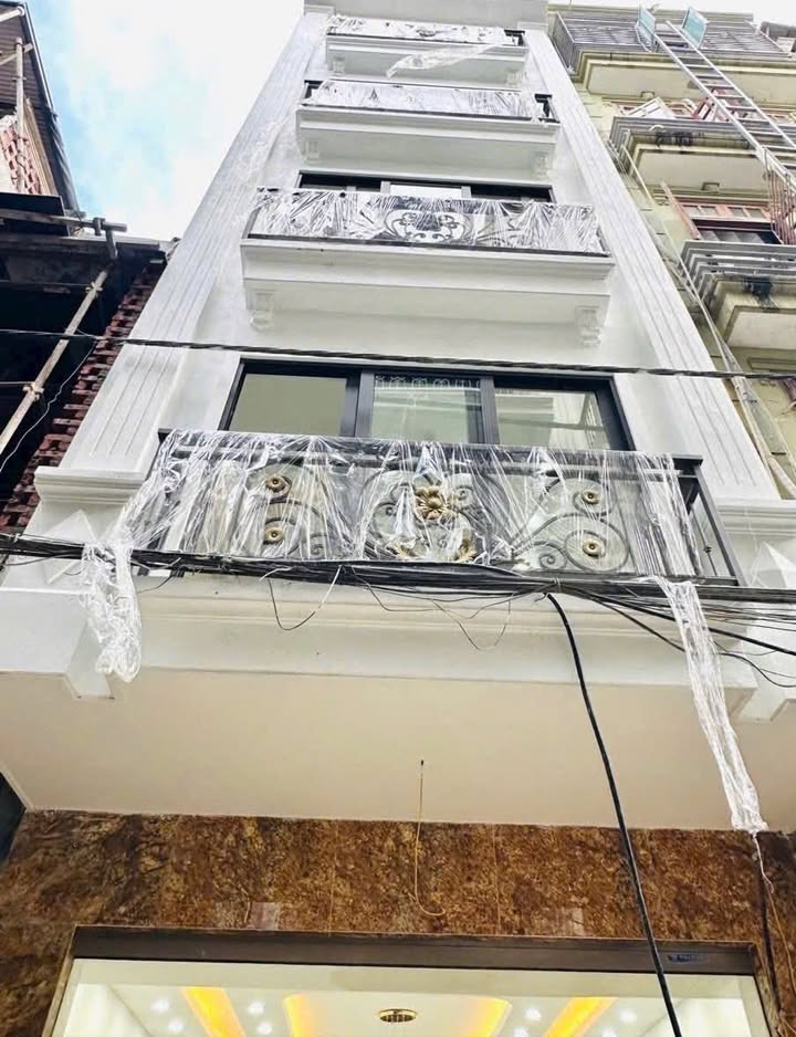 Nhà mặt phố Trần Duy Hưng, Cầu Giấy 30m² giá 8.8 tỷ - Kinh doanh tốt ngay!