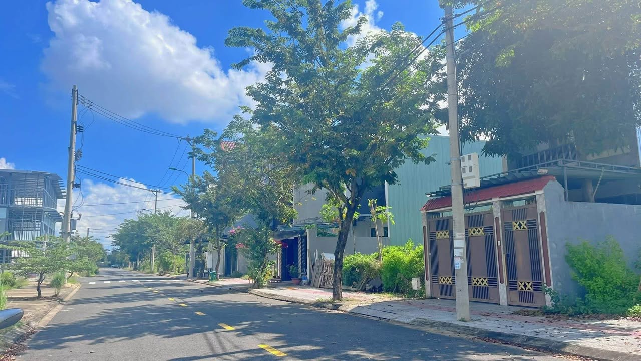 Đất nền Hòa Quý Đà Nẵng 105m² giá 5.4 tỷ - Sổ đỏ sang nhượng ngay!