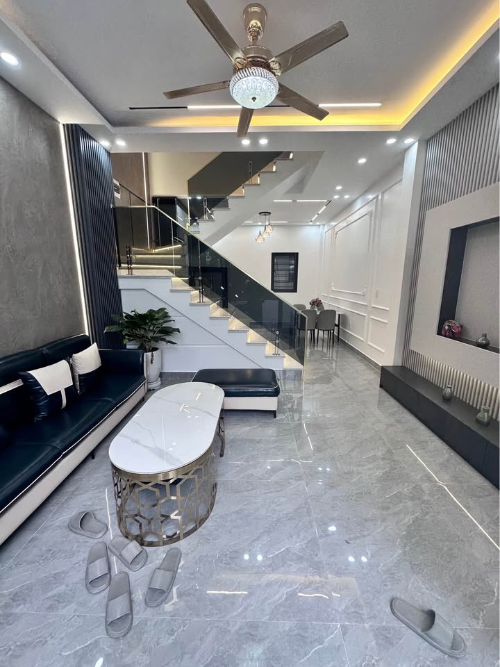 Nhà phố Hồ Sen, Hải Phòng 40m² giá 4.2 tỷ - Thiết kế mới sang trọng!