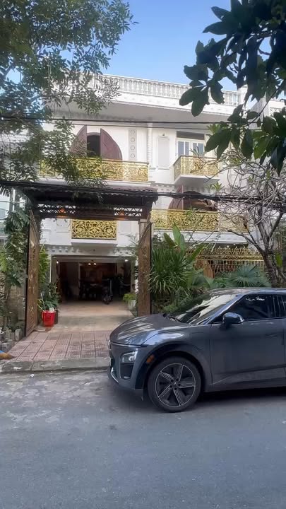 Biệt thự đẹp tại Đà Nẵng, 150m² giá 12.8 tỷ - Gần biển chỉ 600m!