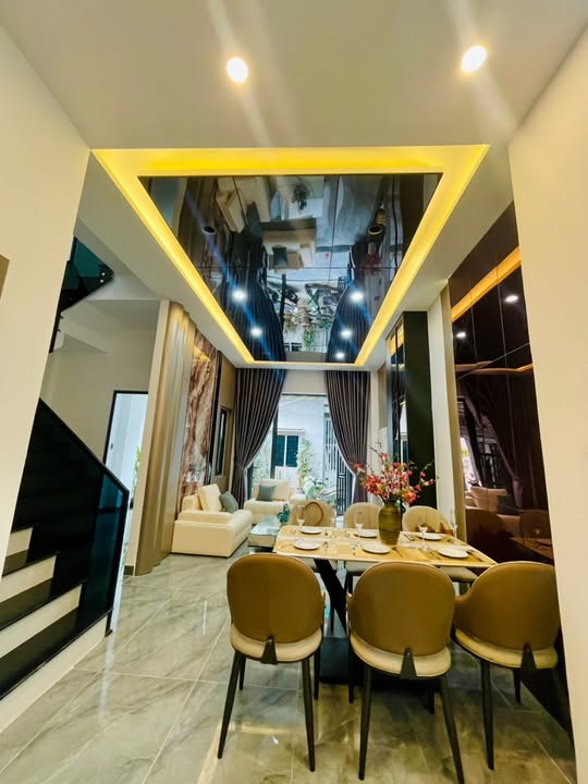 Nhà phố Trưng Nữ Vương, Quận Hải Châu, 70m² giá 5.35 tỷ - Full nội thất sang trọng!