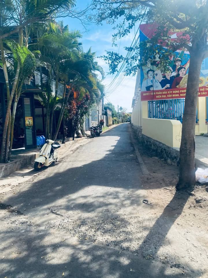 Đất nền 250m² tại cổng chào Ea Kao, Buôn Ma Thuột - Phong thủy đẹp, giá chỉ 1.75 tỷ!