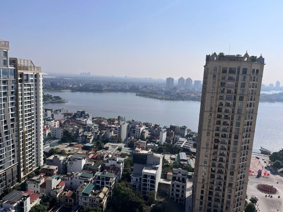 Căn hộ D'El Dorado Tây Hồ 86m² giá 12.9 tỷ - View hồ đỉnh cao!