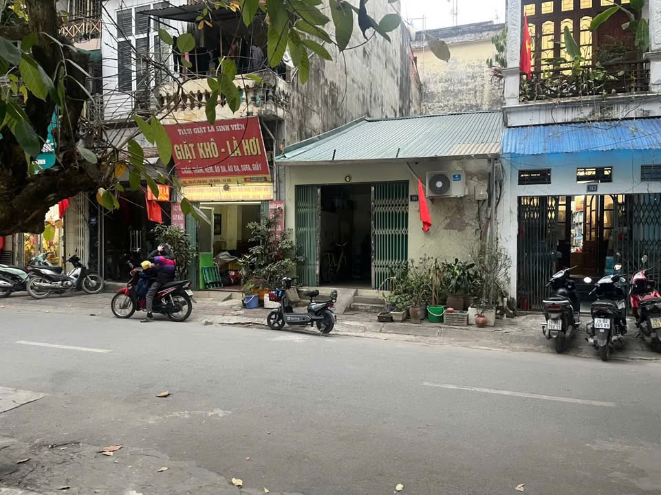 Bán nhà mặt tiền phố Bế Văn Đàn, Hà Đông 65m² giá 2x tỷ - Vị trí đắc địa, tiện kinh doanh!
