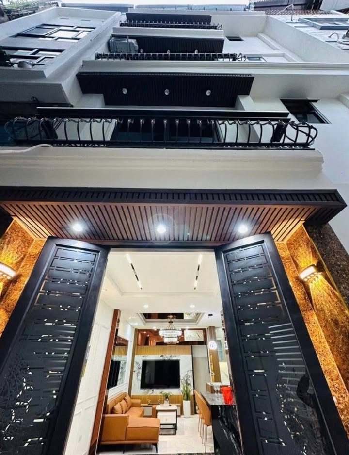 Nhà đẹp Đan Phượng 60m² giá 7 tỷ - Thiết kế sang trọng, đầy đủ nội thất