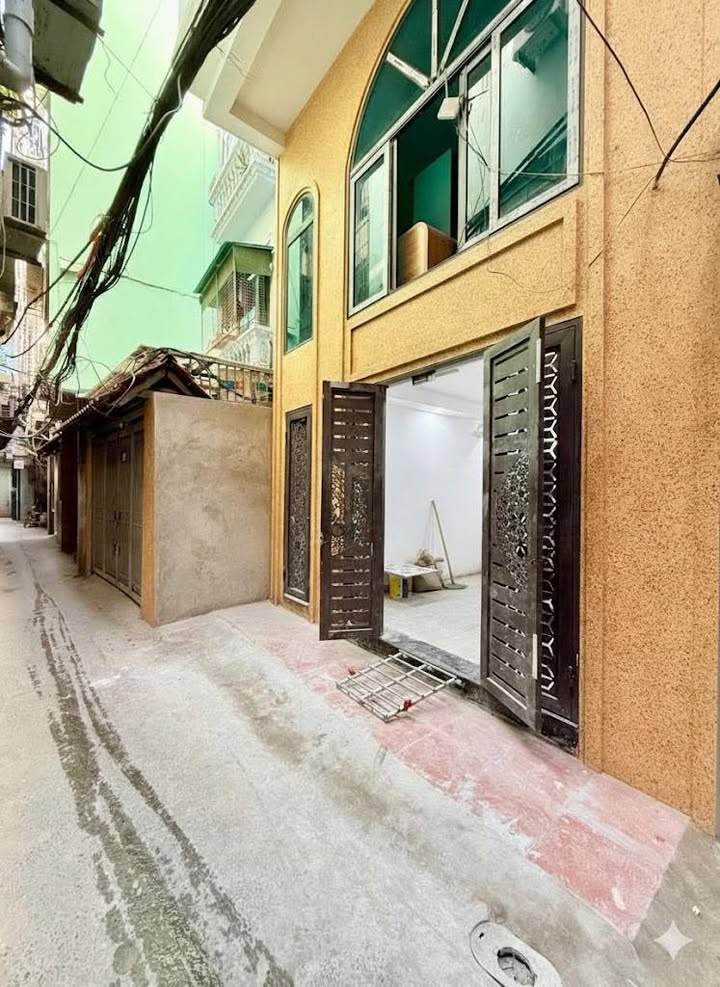 Nhà CCMN Đê La Thành Đống Đa 60m² - 19.x Tỷ, Dòng Tiền 70-90tr/tháng