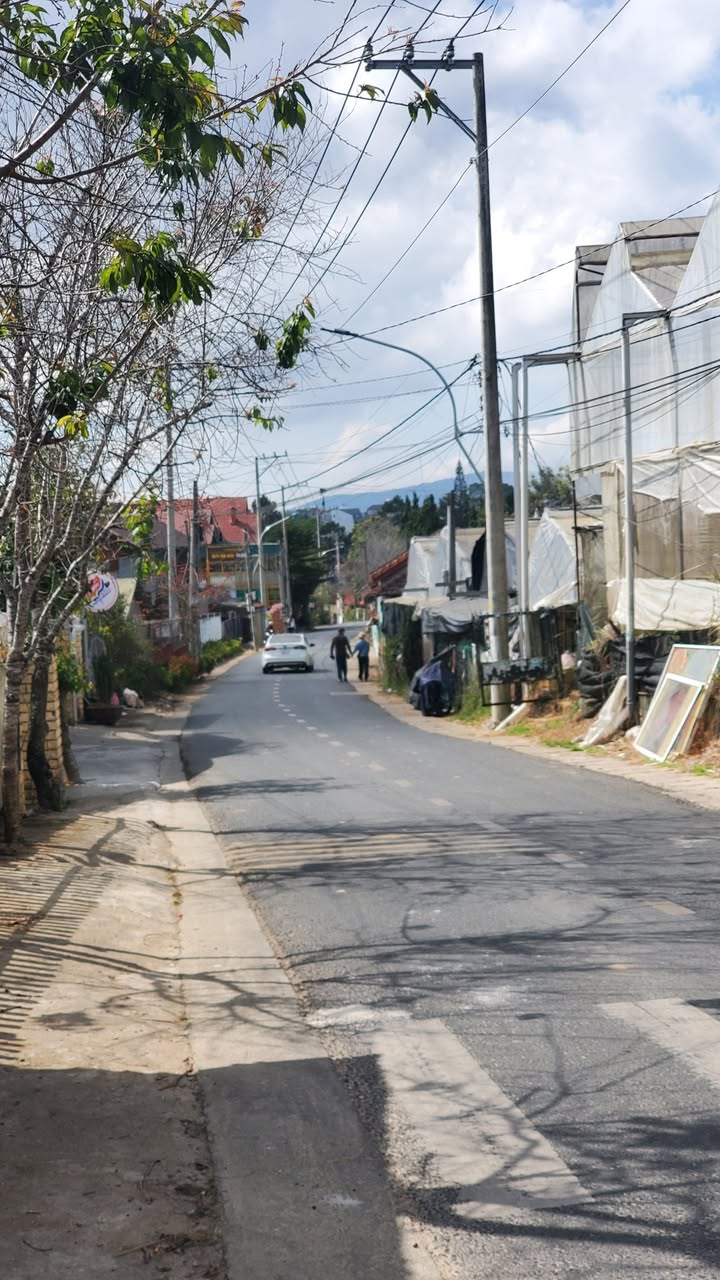 Phòng trọ cho nữ tại Đường Lý Nam Đế, Đà Lạt giá 1.5 triệu - Sạch sẽ, thoáng mát!