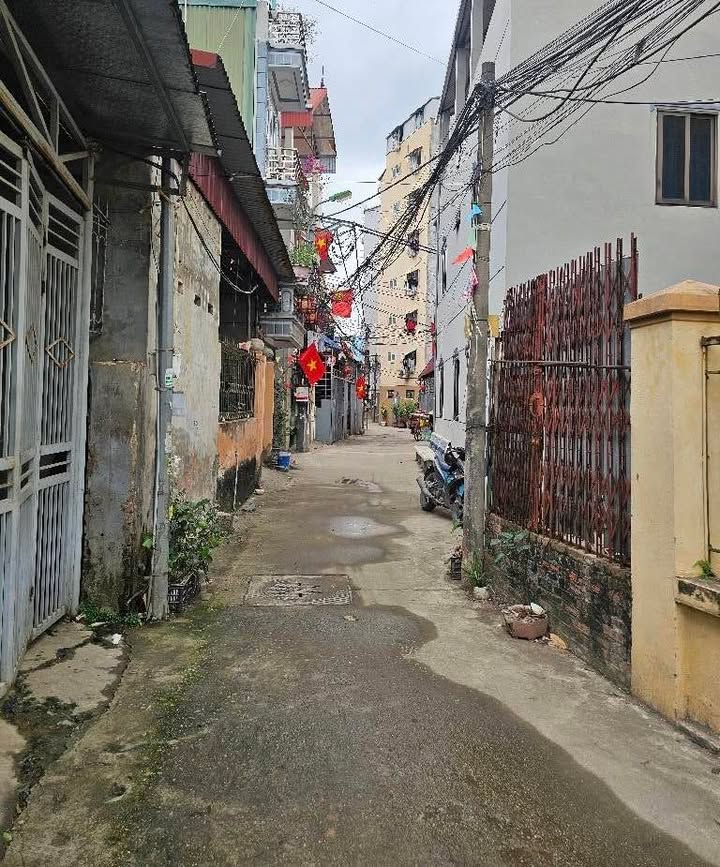 Nhà riêng Lạc Long Quân Tây Hồ 64m² giá thỏa thuận - Cơ hội đầu tư hấp dẫn!