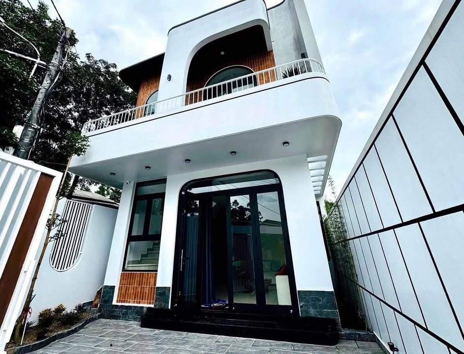 Nhà phố 2 mặt tiền Hoài Thanh, Huế 100m² giá 2.9 tỷ - Sẵn sàng ở ngay!