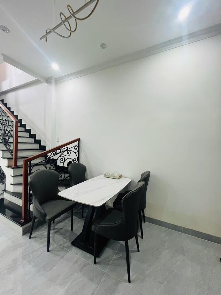 Nhà 2 tầng phường Xuân Phú 68m² giá 4.05 tỷ - Full nội thất sang trọng!