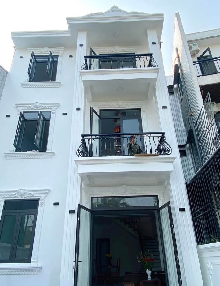 Nhà 3 tầng Tân cổ điển Phú Thượng - 98m² - Giá 3.2 tỷ - Đường ô tô vào tận nơi!