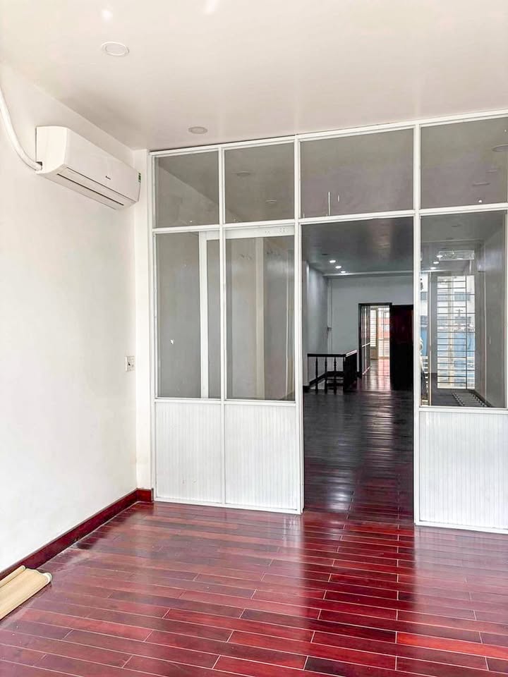 Nhà FrontHouse Sư Vạn Hạnh Quận 10 32m² - Vị trí đắc địa, kinh doanh sầm uất!